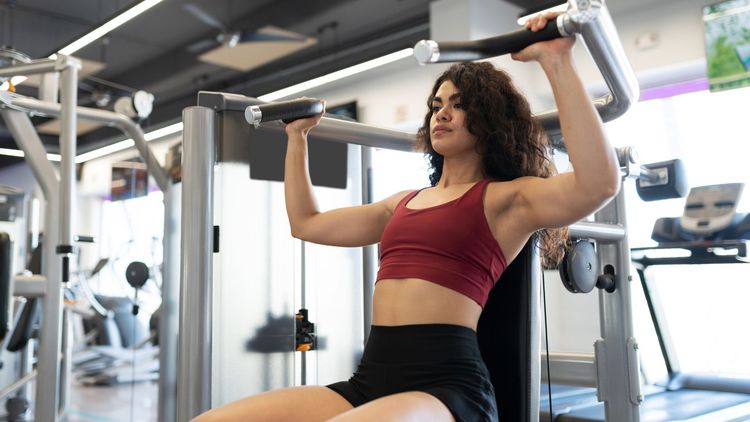 Lateral Raise Machine Nedir? Hangi Bölgeler İçin Faydalıdır?