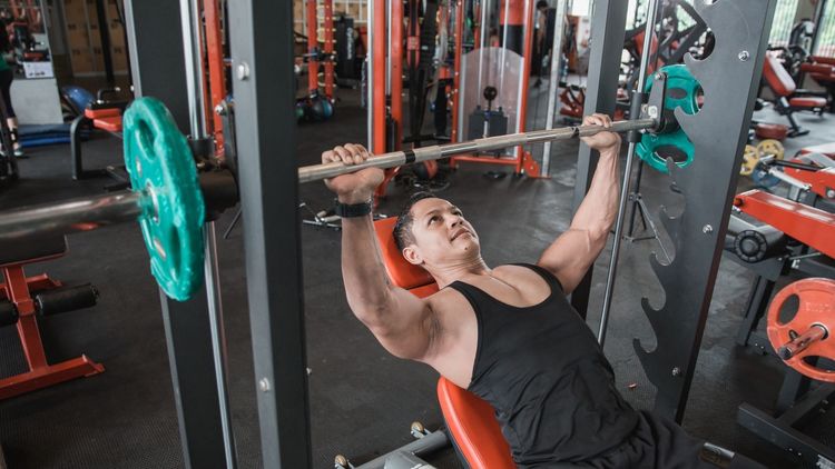Smith Machine ile Nasıl Spor Yapılmalı?